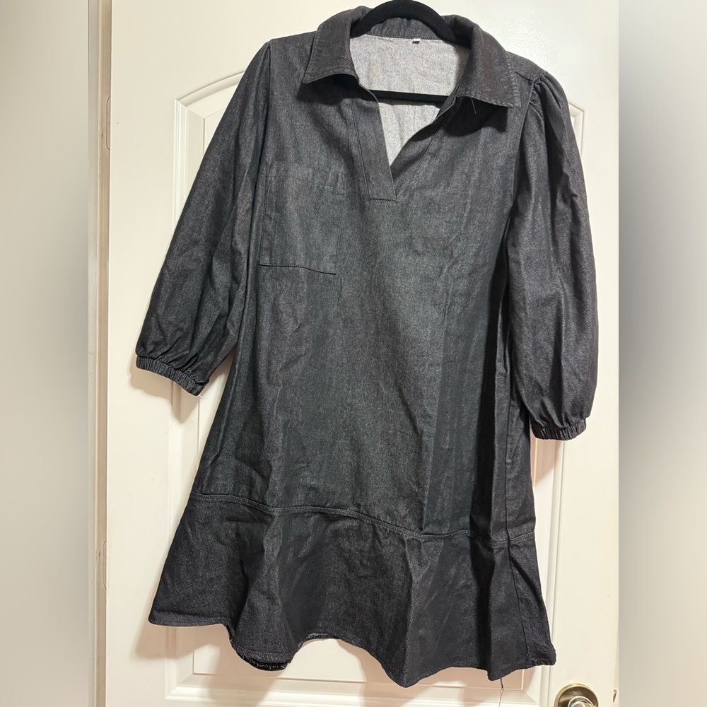 Chic Black Mini Dress with Collar